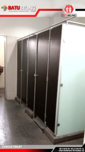 cubicle toilet