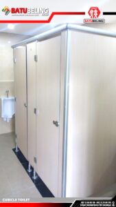 cubicle toilet