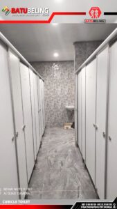 cubicle toilet